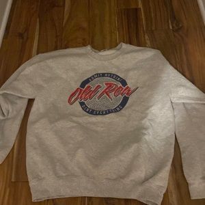 Old row crewneck